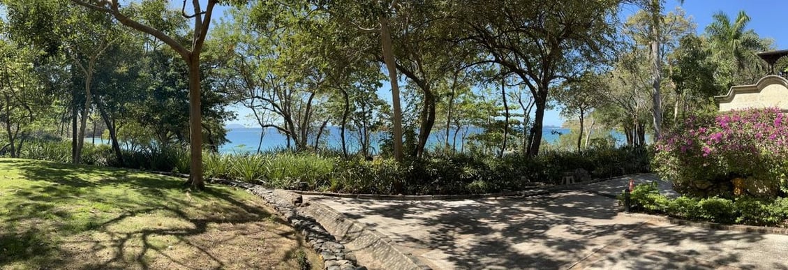 358595985_10223758269848763_6903624299504553078_n-1